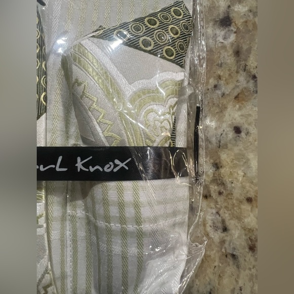 Men’s Dress Shirt Set - Picture 3 of 5